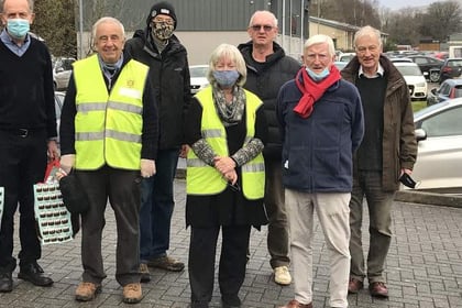 Devon Freemasons give grant of £4,000 to Tavistock Foodbank