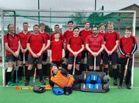 Hockey: Tavi men take top spot