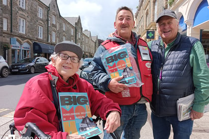 Big Issue seller leaves town